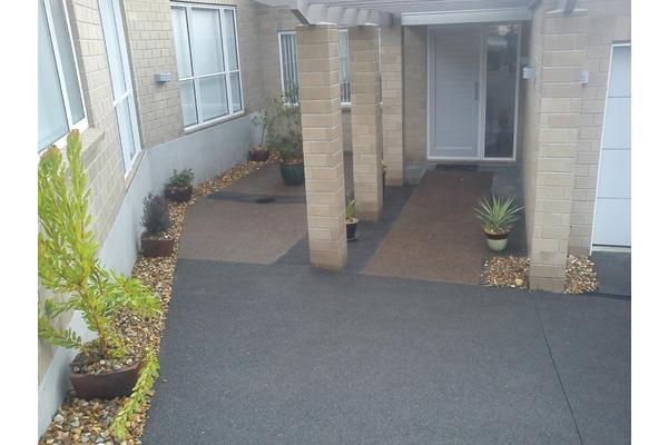 standard-layers-mix-with-5kg-black-with-sunset-5kg-dark-brown-inlay-11-bob-craig-place-pukekohe.jpg